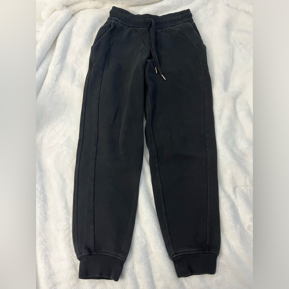 Lululemon Black Scuba HR Jogger Size 2